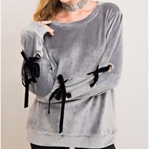 NWOT Entro Cream Velour Ribbon Lace Up Sleeve Top S